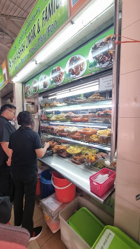Hjh Aishah Omar & Family Malay Rice & Yong Tau Foo