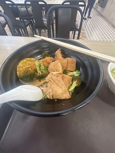 Liangzai Yong Tau Foo(亮仔酿豆腐)